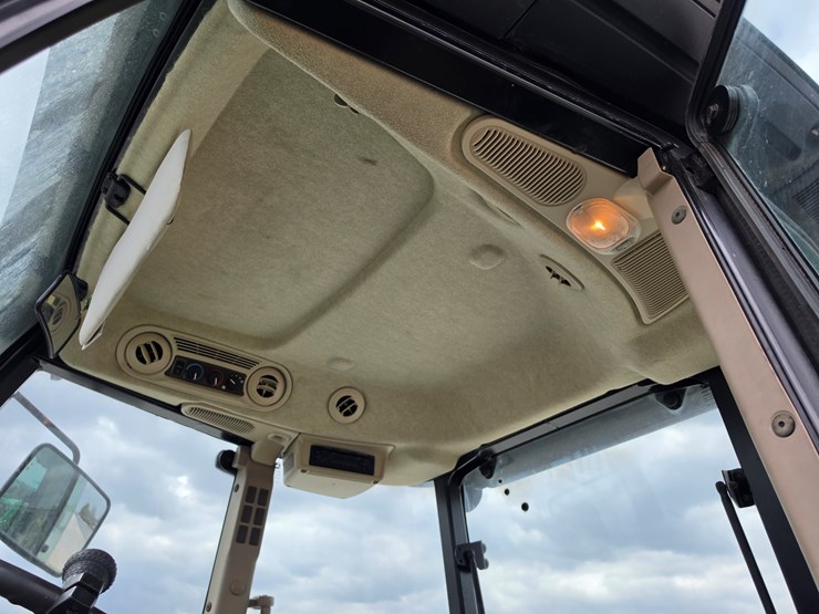 2009-john-deere-6115d-image-16