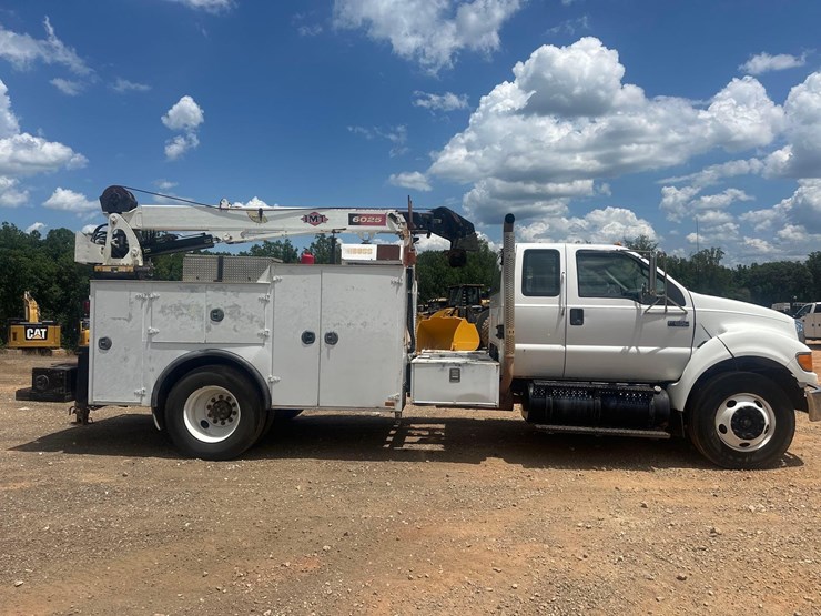 2005-ford-f650-image-3