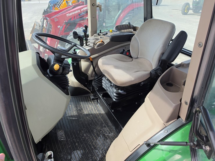 2019-john-deere-5100e-image-13