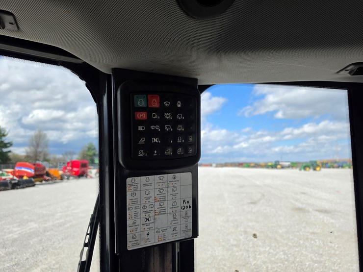 2023-deere-450-lgp-image-12