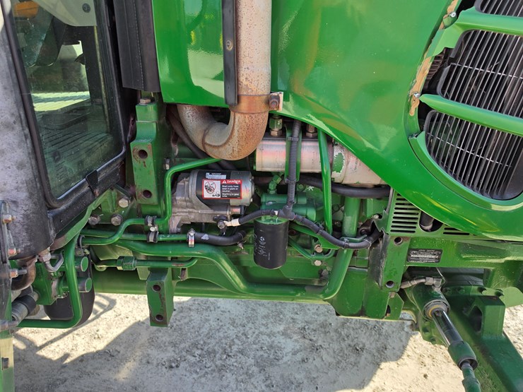 2011-john-deere-6140d-image-18