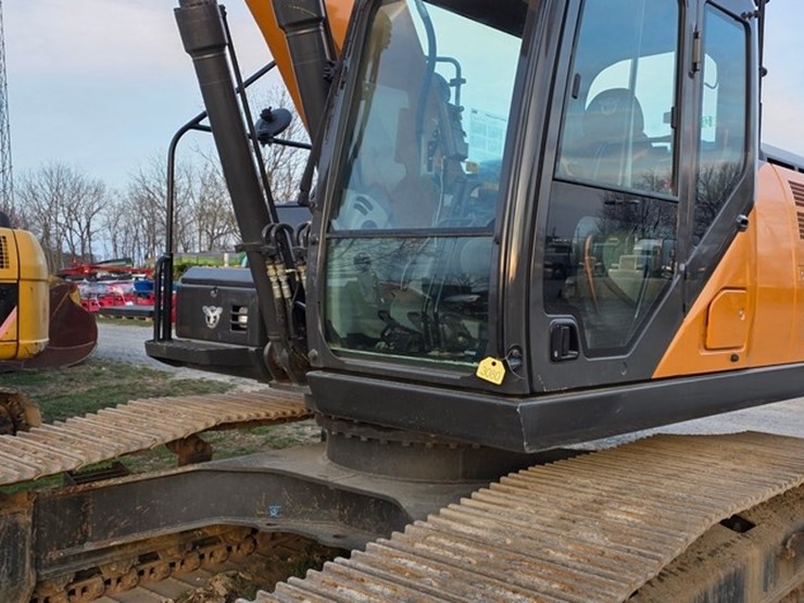 2022-case-cx250d-image-44