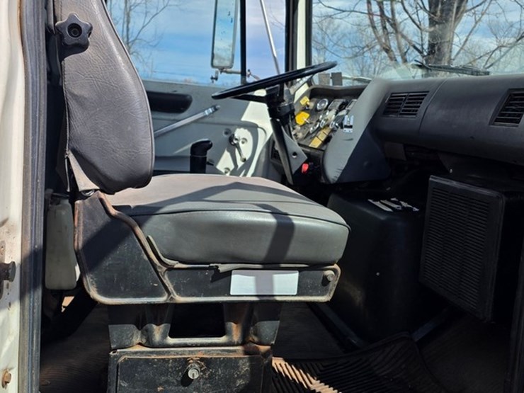 1991-ford-l9000-image-56