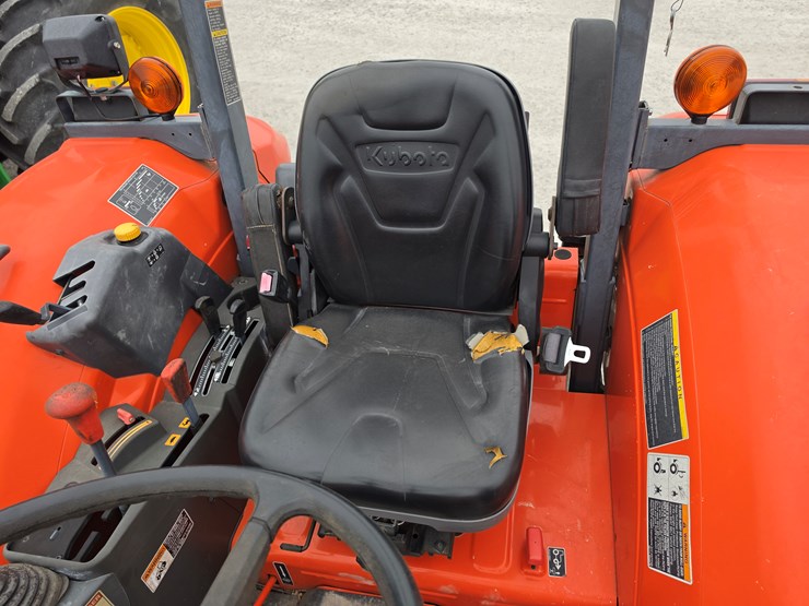 2014-kubota-m6060-image-11
