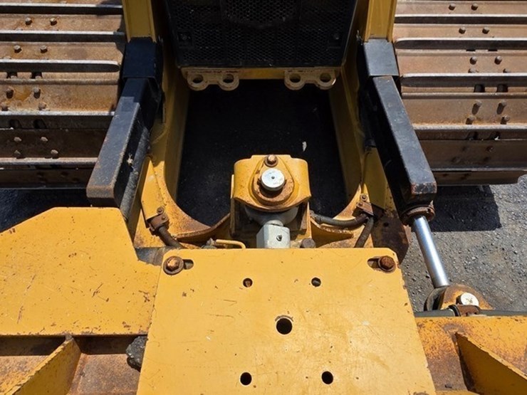 2021-caterpillar-d5-lgp-image-57