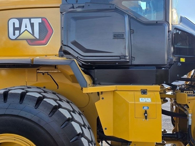 2024-caterpillar-930-image-33