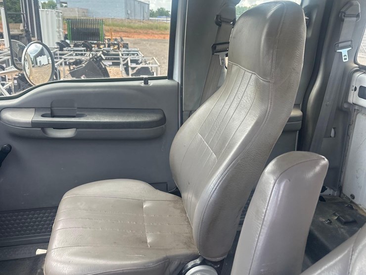 2005-ford-f650-image-26