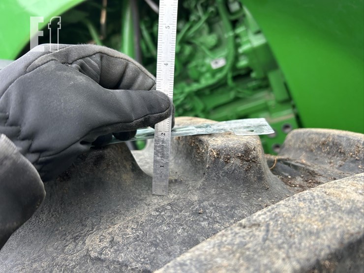 2014-john-deere-8320r-image-81