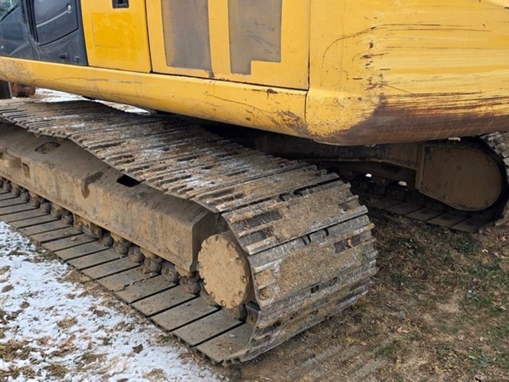 2012-deere-200d-lc-image-30