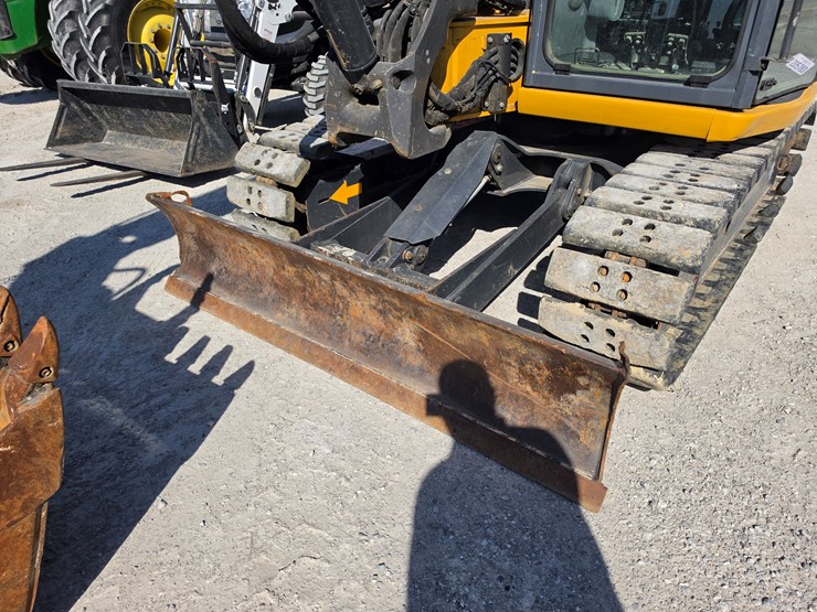 2018-deere-85g-image-6