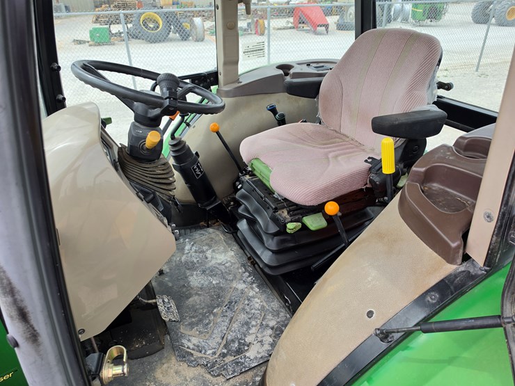 2009-john-deere-6115d-image-17