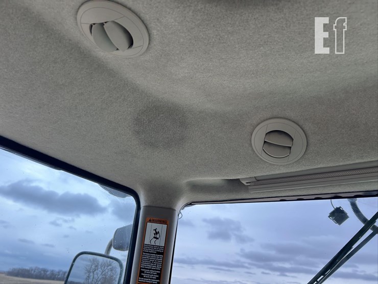 2014-john-deere-8320r-image-66