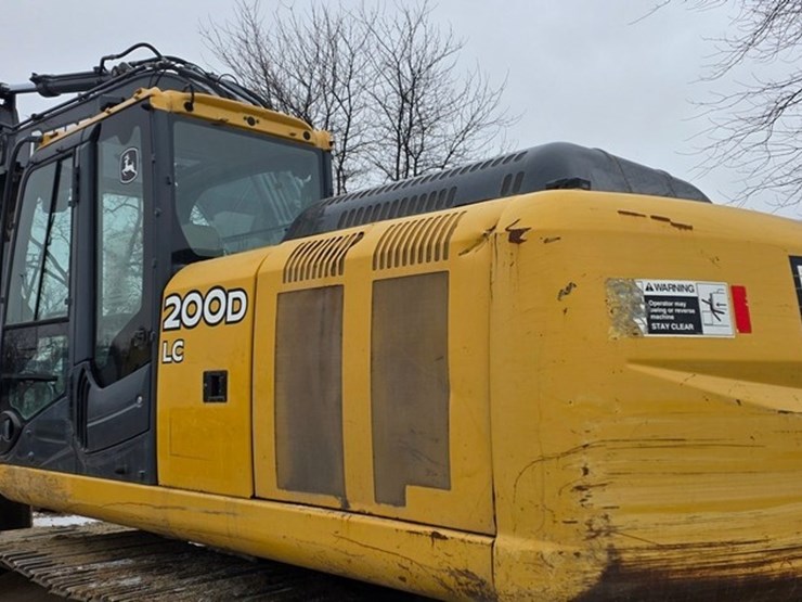 2012-deere-200d-lc-image-31