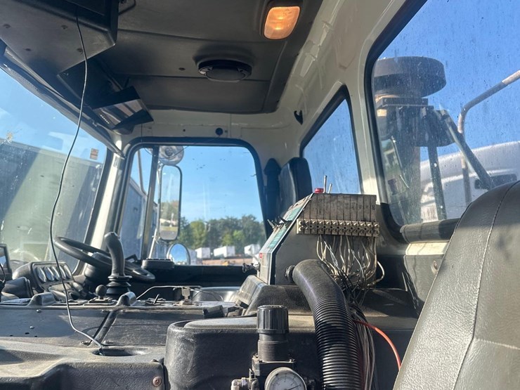 2006-autocar-xpeditor-image-21