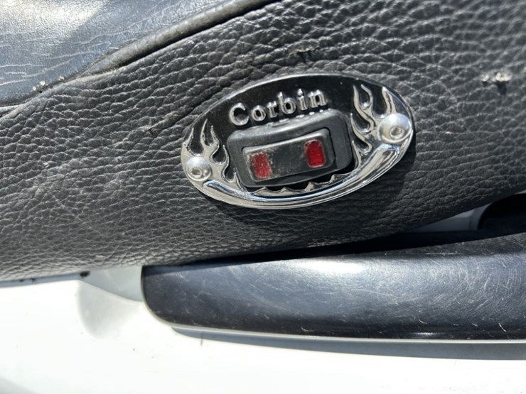 2009-honda-st1300-motorcycle-image-17