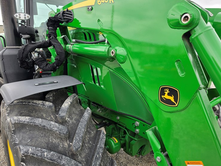 2023-john-deere-6155m-image-23