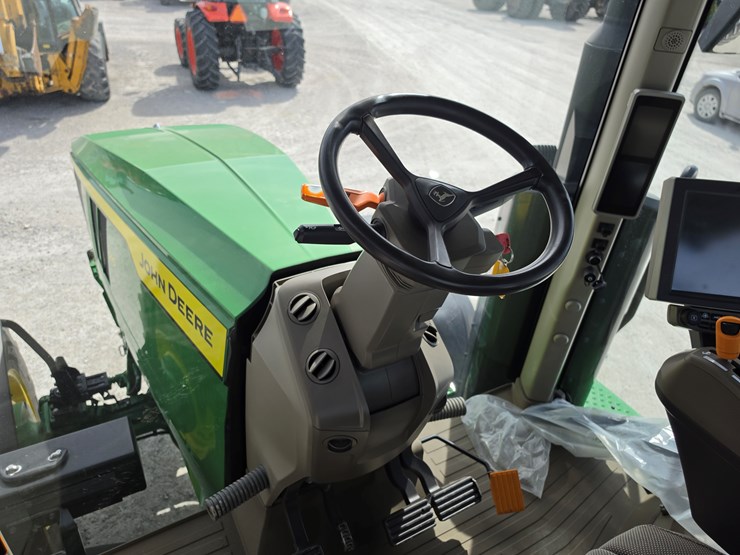 2021-john-deere-7r-210-image-17