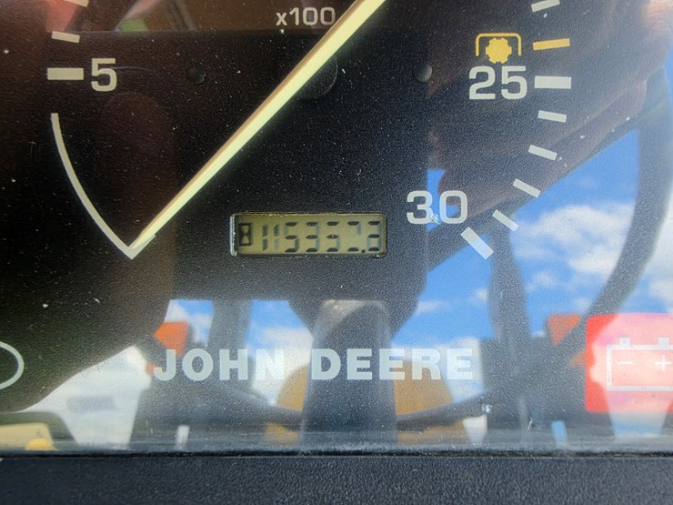2004-john-deere-5220-image-10