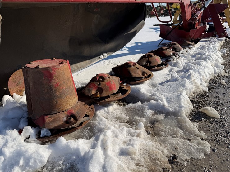 new-holland-617-image-3