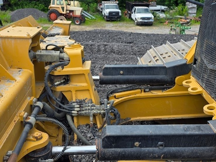 2021-caterpillar-d5-lgp-image-13