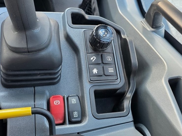 2024-caterpillar-930-image-75