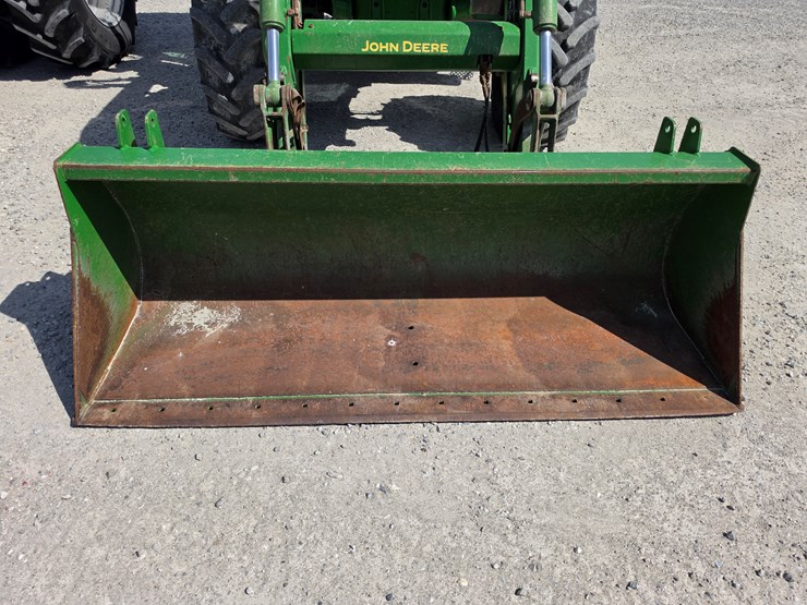 2016-john-deere-6110r-image-3