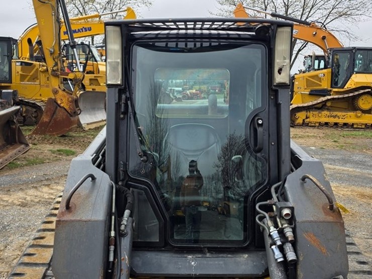 2008-new-holland-c185-image-39