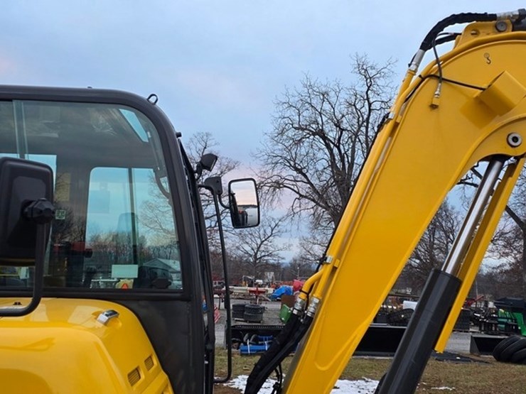 2020-new-holland-e57c-image-16