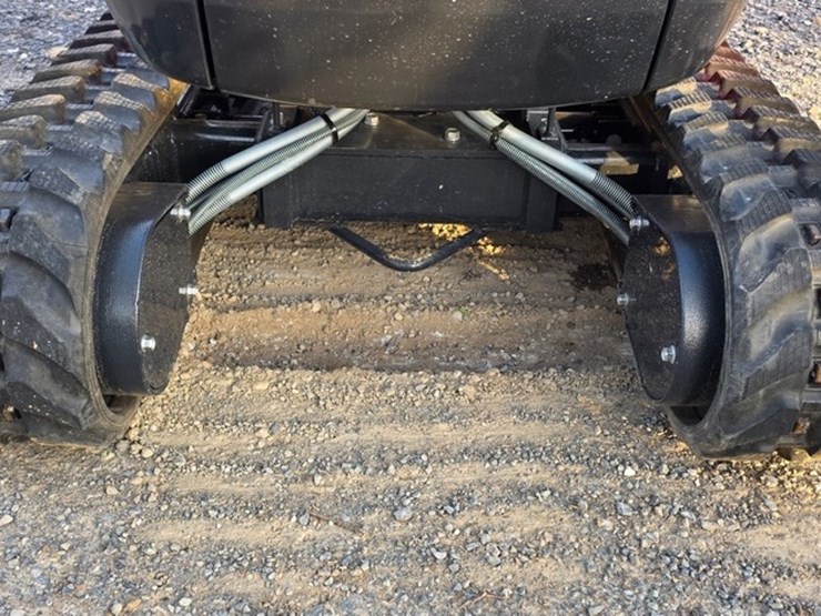 2023-kubota-u10-5-image-15