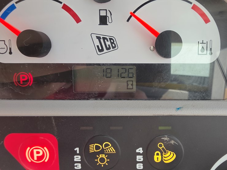 2017-jcb-260t-image-22