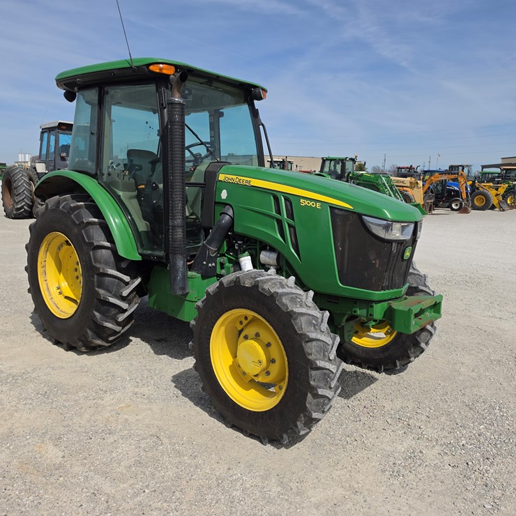 2016 JOHN DEERE 5100E
