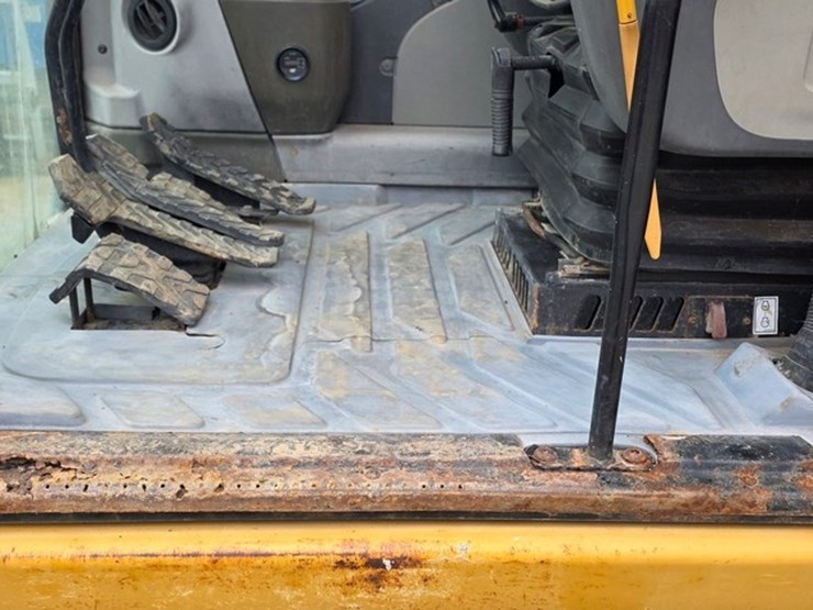 2010-caterpillar-312d-image-65