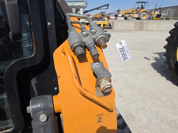 2023-case-tv450b-image-6