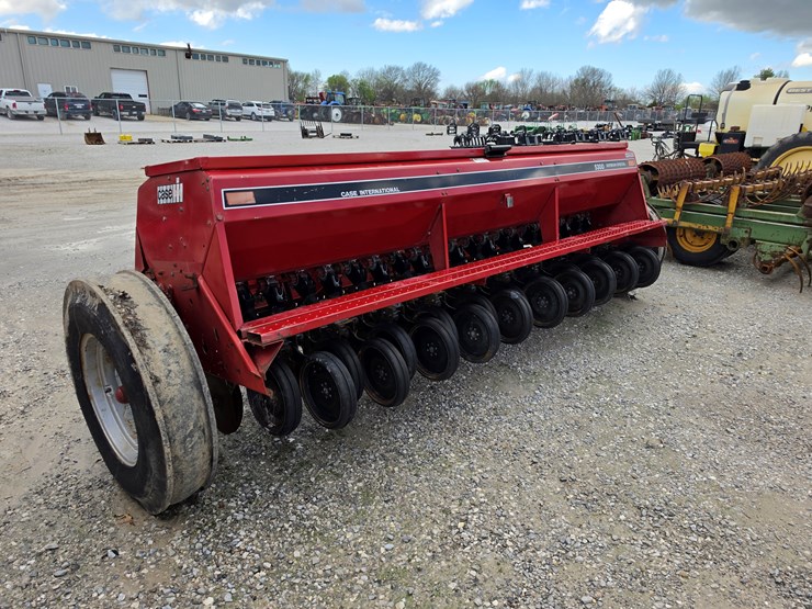 case-ih-5300-image-4