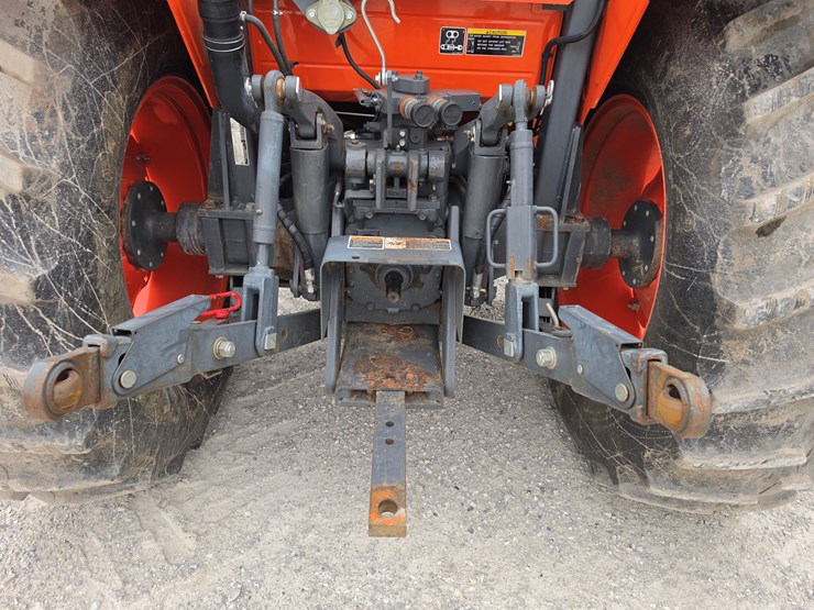 2014-kubota-m6060-image-17