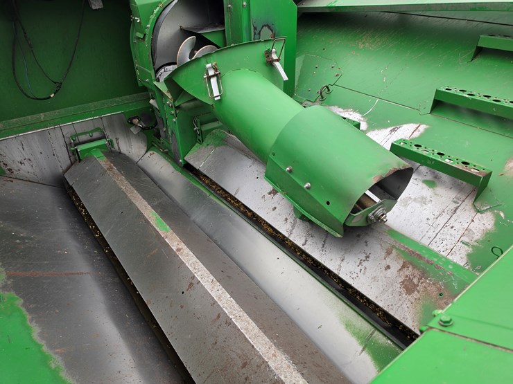 2006-john-deere-9560-sts-image-13