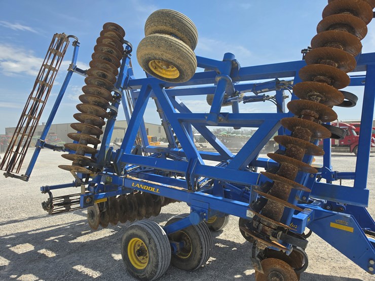 2010-landoll-7431-29-image-15