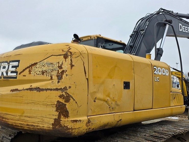 2012-deere-200d-lc-image-27