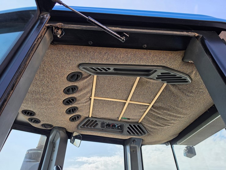 2000-new-holland-9384-image-15