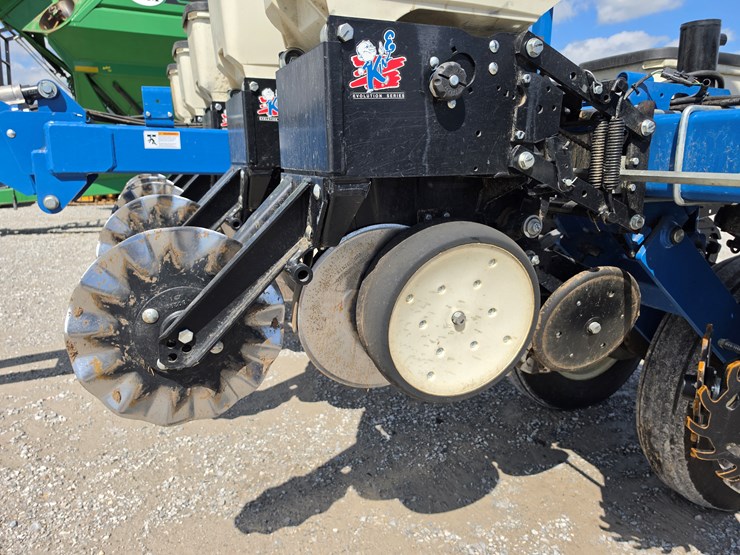 2016-kinze-3000-image-5