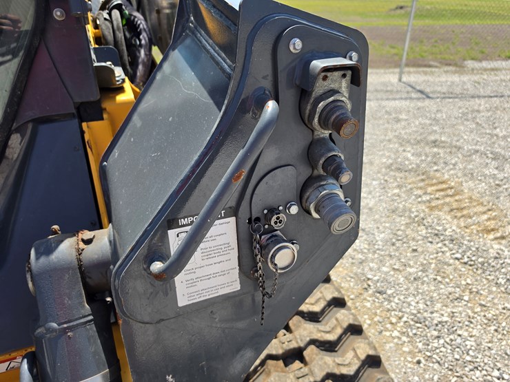 2023-deere-333g-image-6