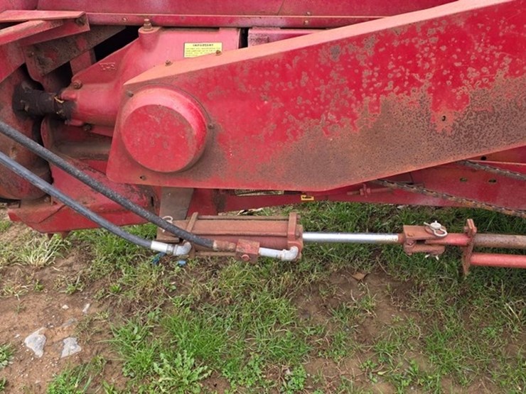 new-holland-273-image-25