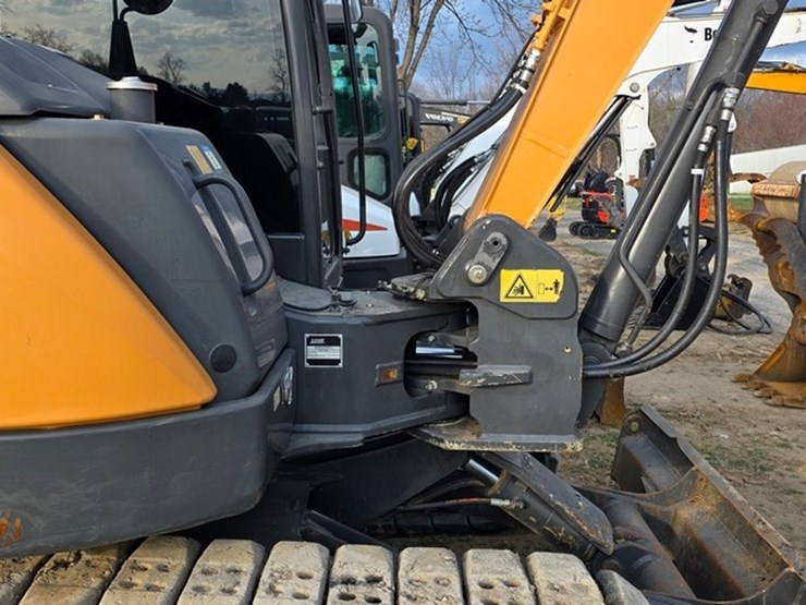 2021-case-cx80c-image-16