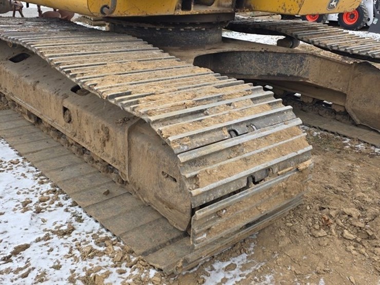 2012-deere-200d-lc-image-11