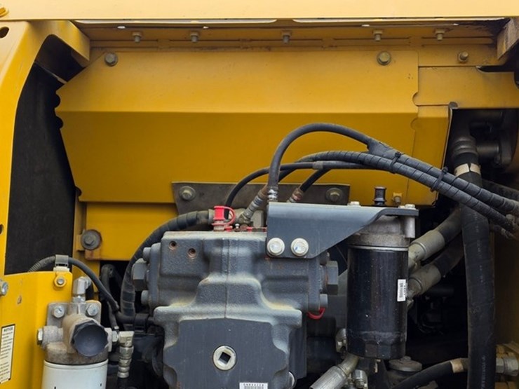 2012-komatsu-pc200-lc-8-image-56