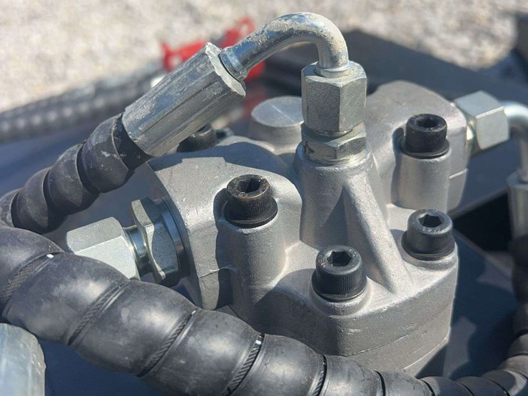 sdlanch-mini-skid-steer-brush-cutter-image-4