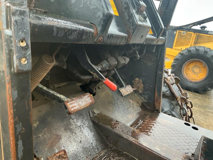 1989-john-deere-640d-image-16