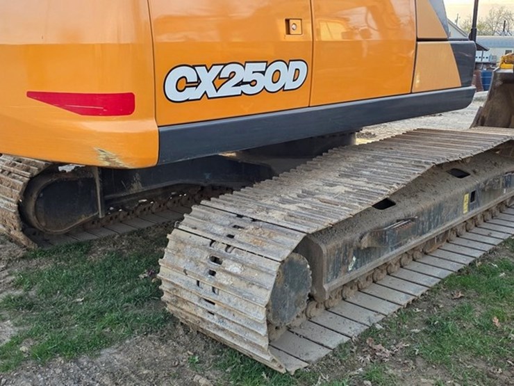 2022-case-cx250d-image-25