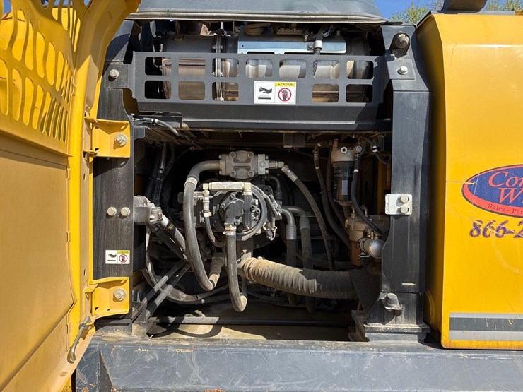 2023-kobelco-sk210-lc-11-image-24