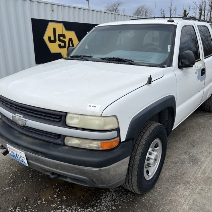 2001 CHEVROLET SUBURBAN